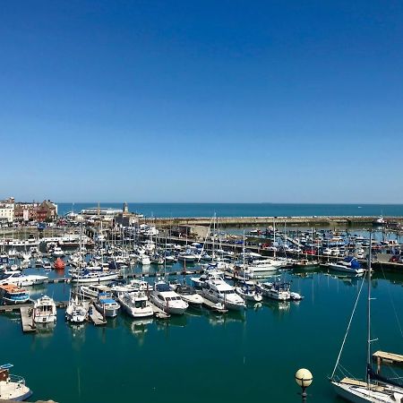 Marina Retreat - Stunning 4 Bedroom, 3 Bathroom House With Harbour Views! Ramsgate Exterior photo