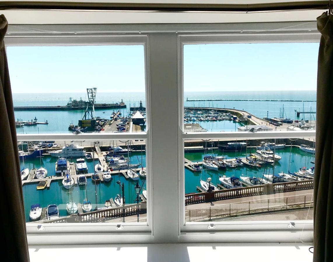 Marina Retreat - Stunning 4 Bedroom, 3 Bathroom House With Harbour Views! Ramsgate Exterior photo