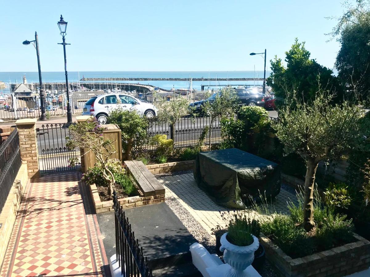 Marina Retreat - Stunning 4 Bedroom, 3 Bathroom House With Harbour Views! Ramsgate Exterior photo